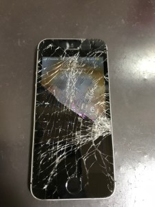 iPhoneSE液晶パネル修理
